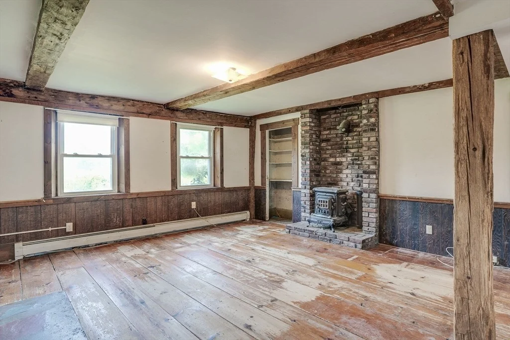 Photo of 691 River St