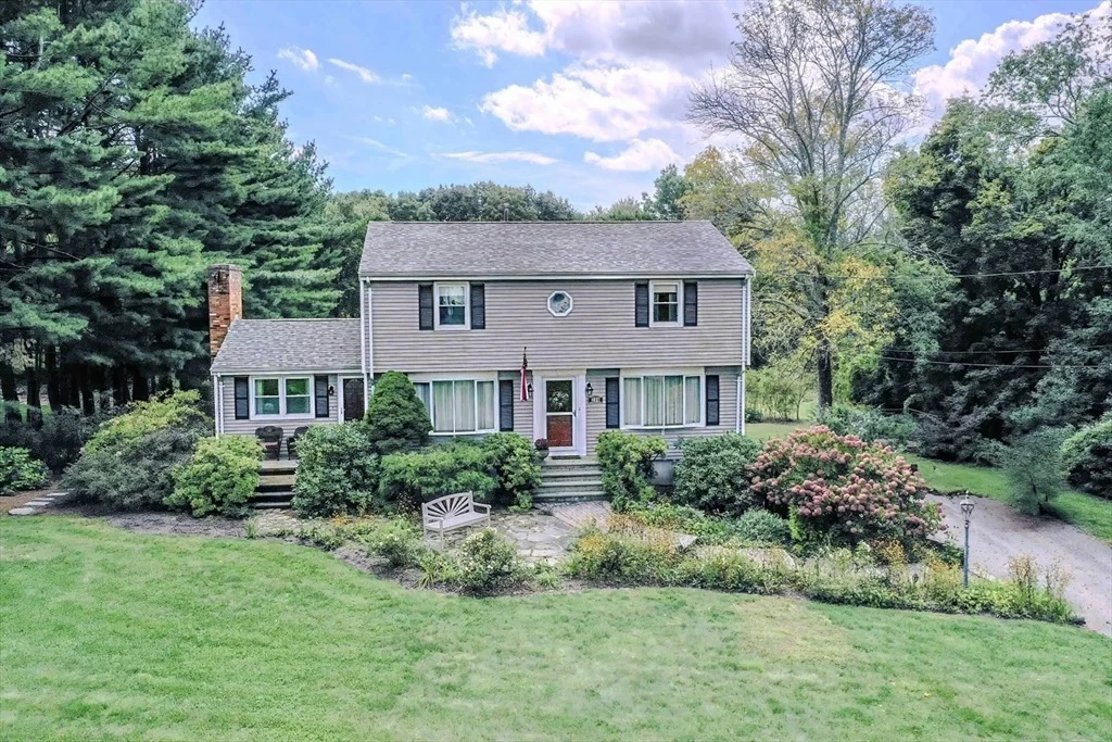 Photo of 239 Maple St