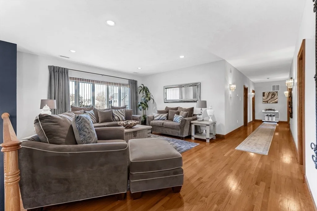 Photo of 201 Montgomery Cir