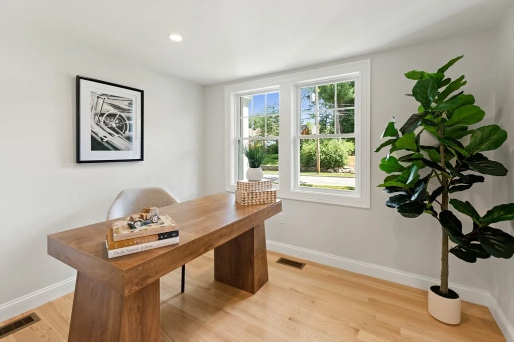 Photo of 6 Longbow Rd