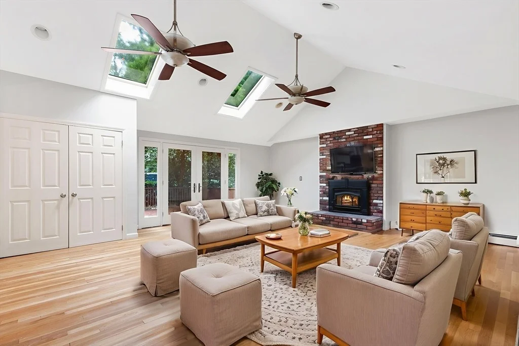 Photo of 27 Brookside Rd