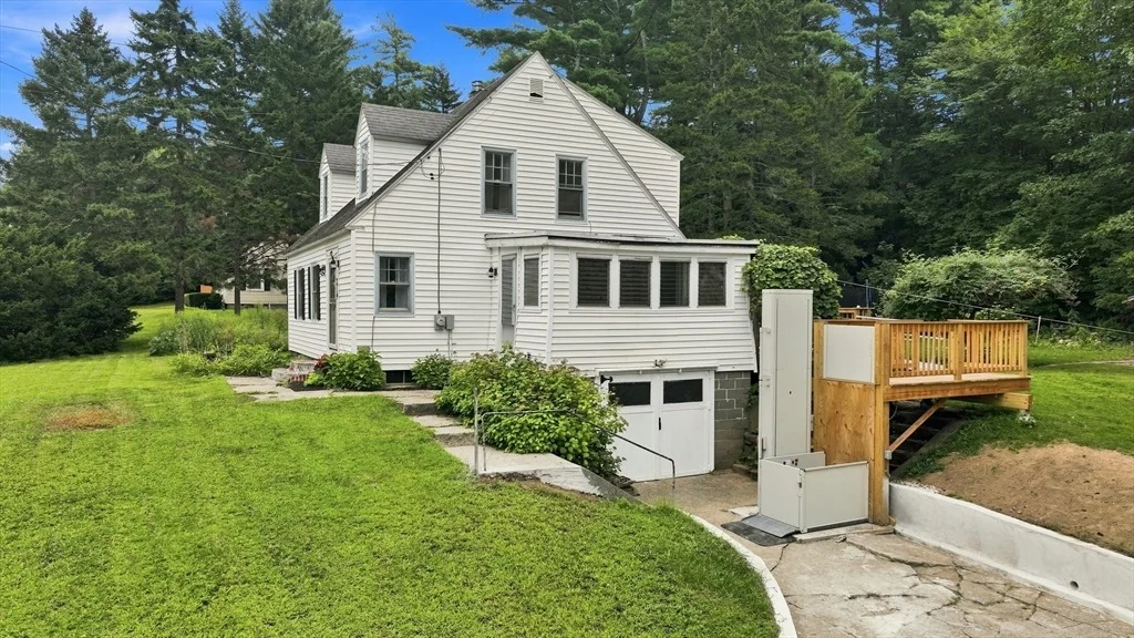 Photo of 219 Old Warren Rd