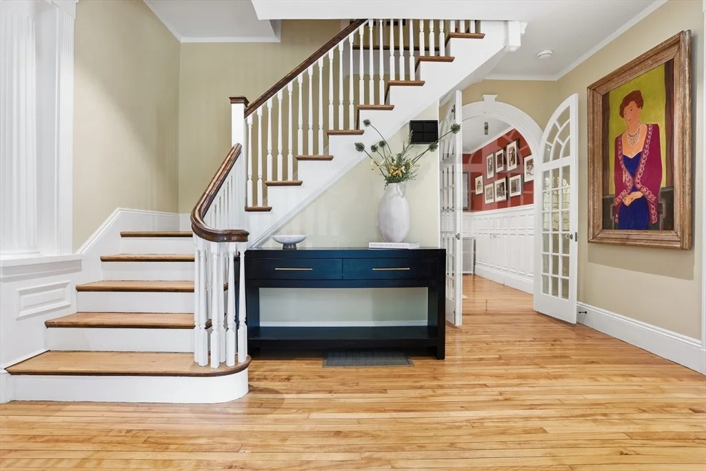 Photo of 6 Oakmount Circle