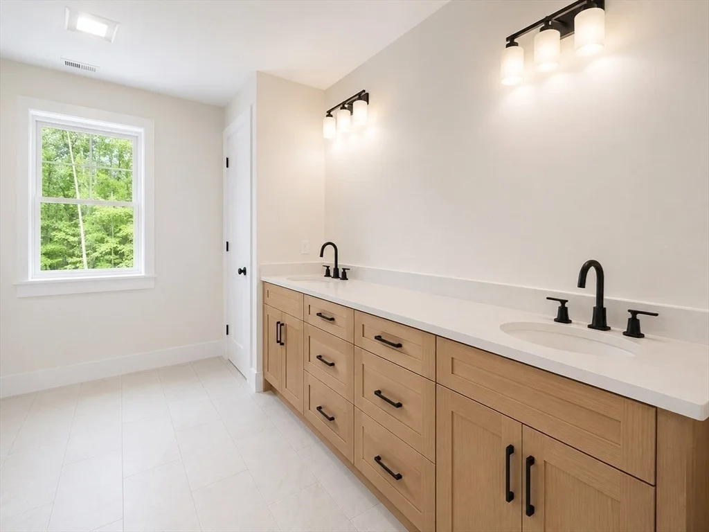 Photo of 15 Unkety Brook Way