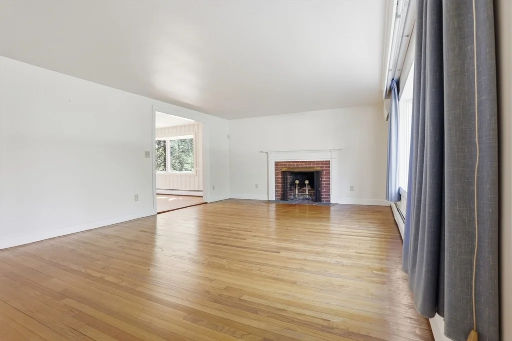 Photo of 76 Alcott St