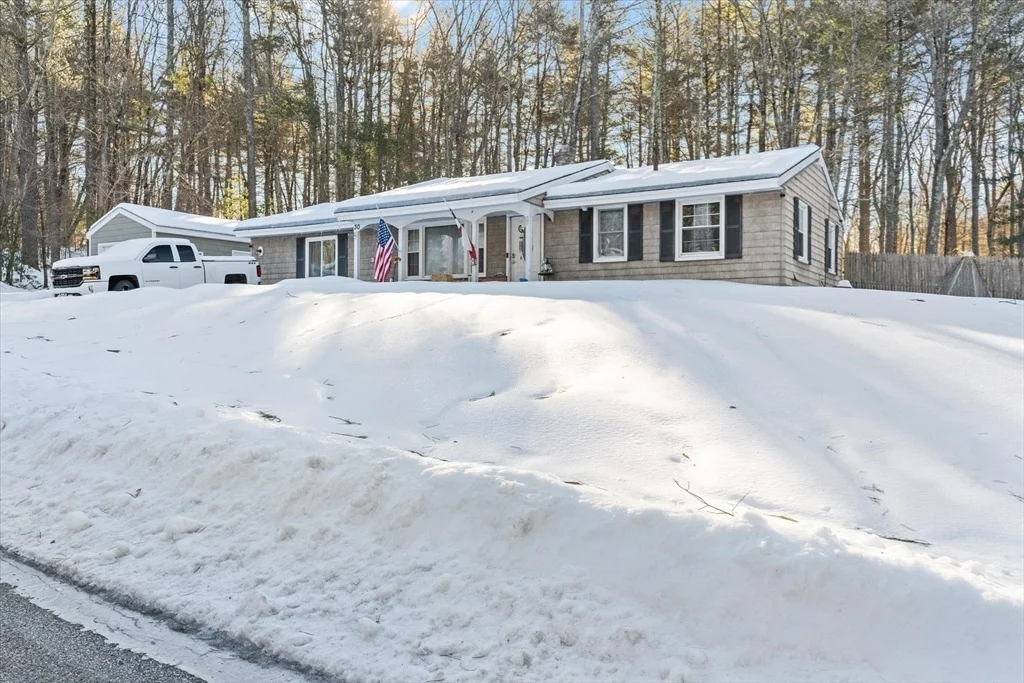 Photo of 30 Ruthellen Rd