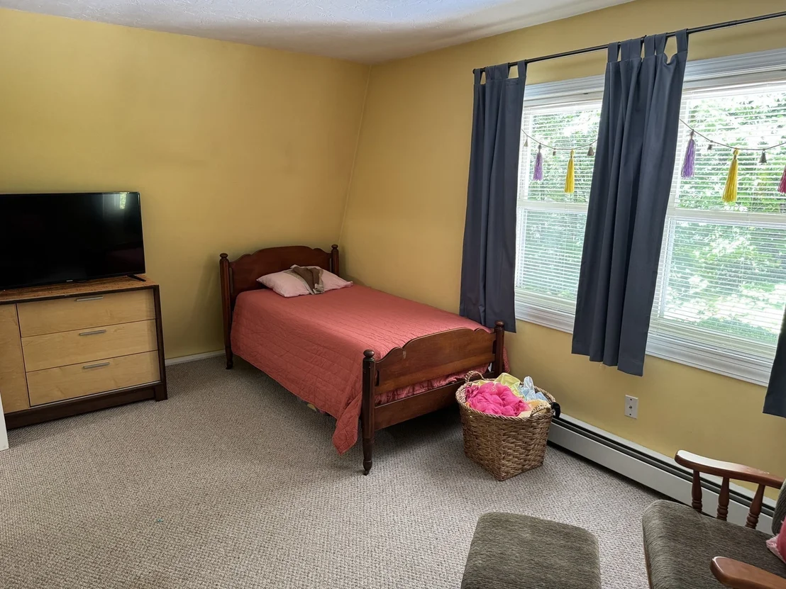 Photo of 121 Copperfield Rd