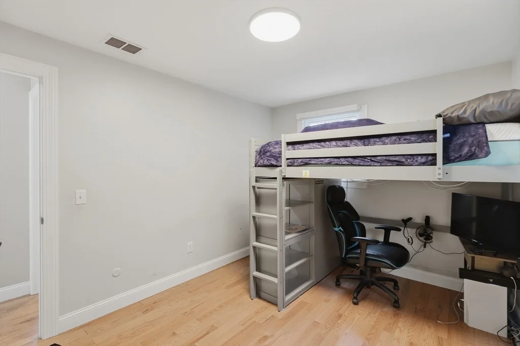 Photo of 8 Stoneybrook Drive