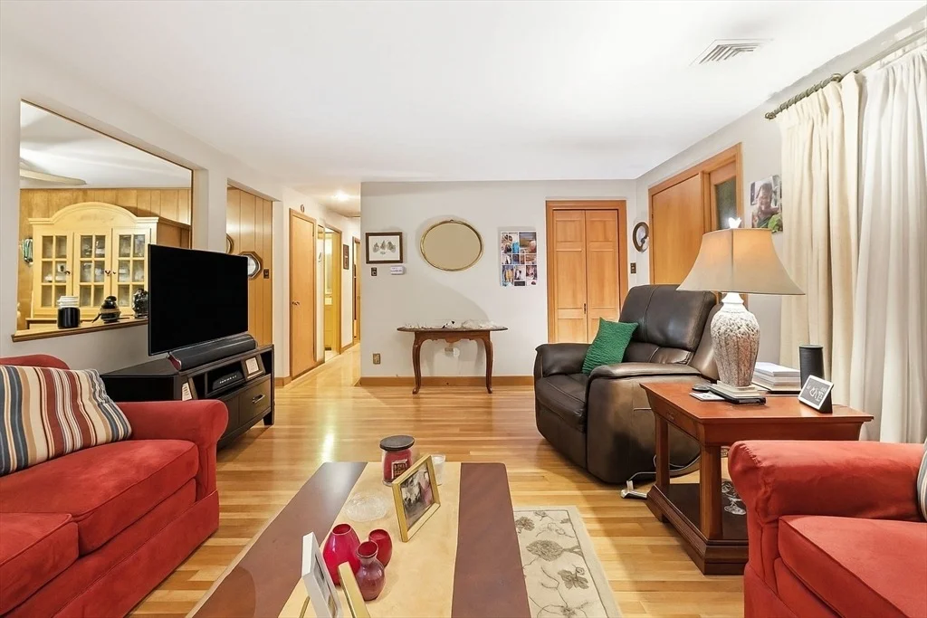 Photo of 43 Duston Dr