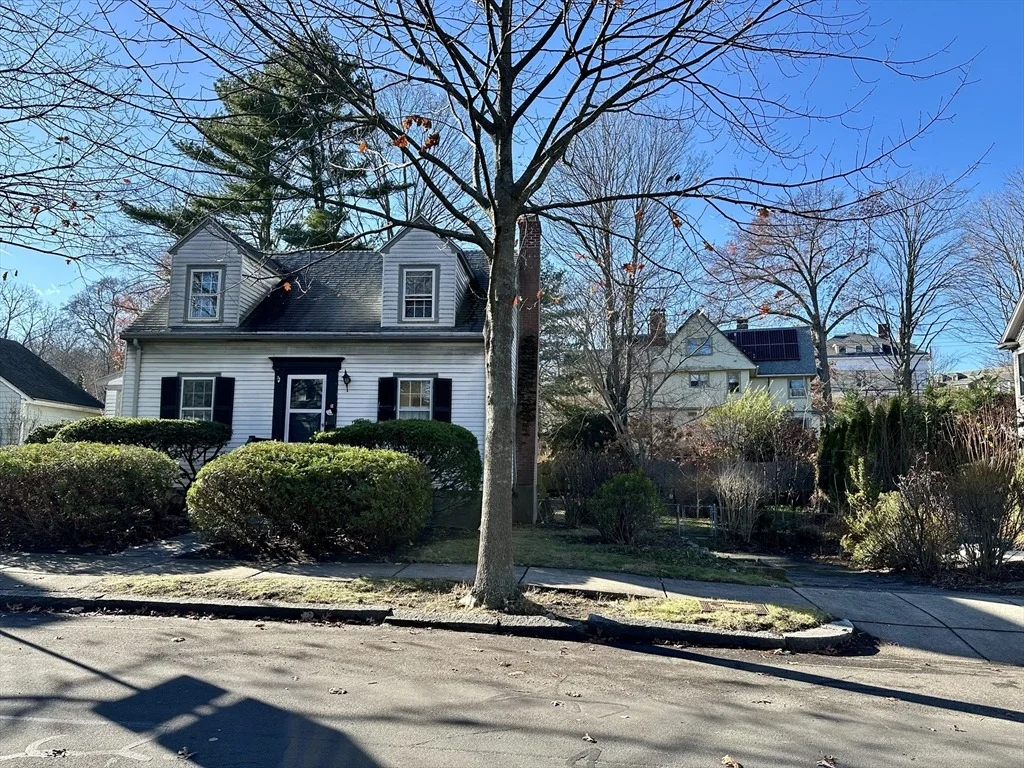 Photo of 18 Cushing Road