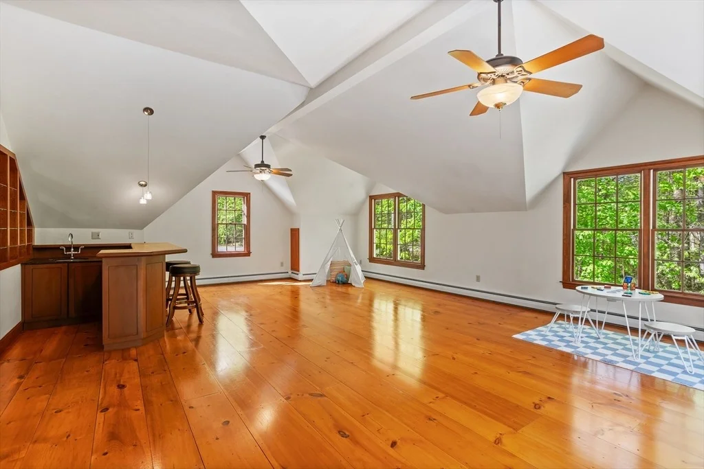 Photo of 825 Brockelman Rd