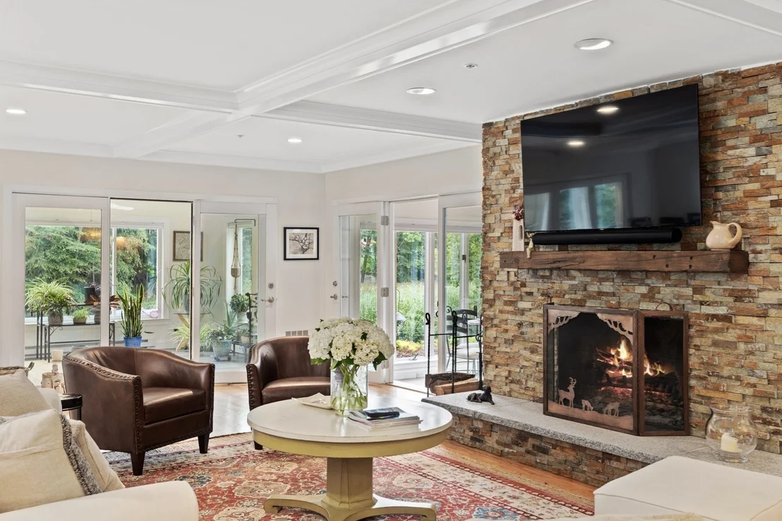 Photo of 112 River Rd