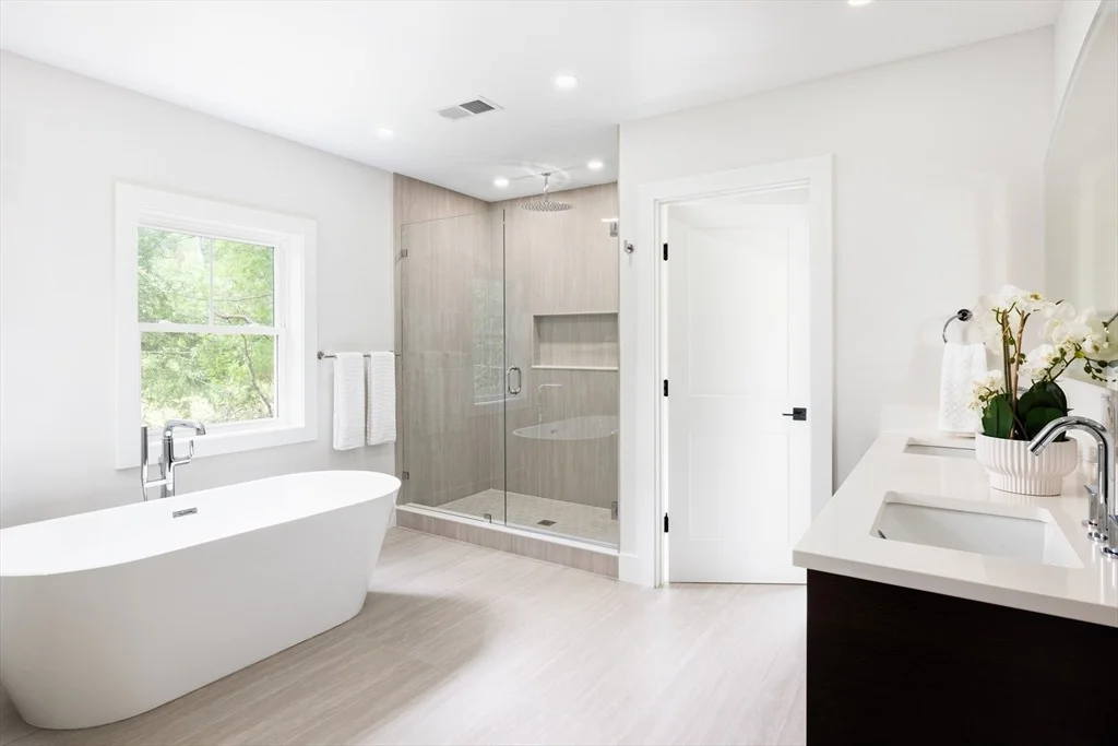 Photo of 87 Lakeview Street