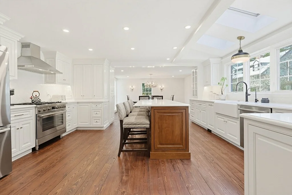 Photo of 122 Great Plain Ave