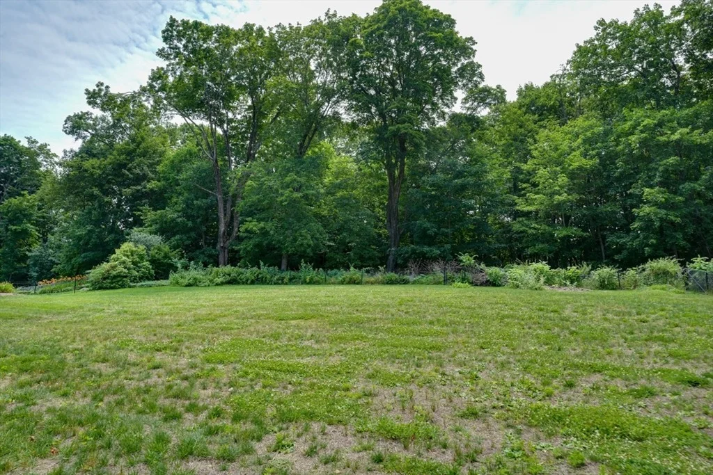 Photo of 11 Warren Dr