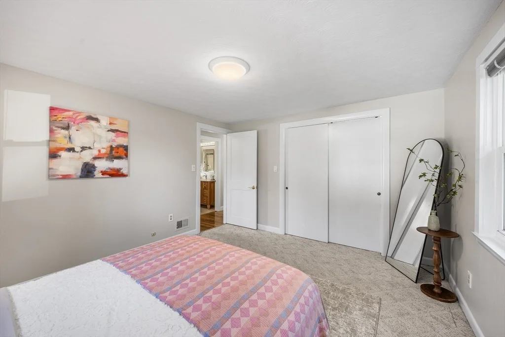 Photo of 7 Puritan Rd