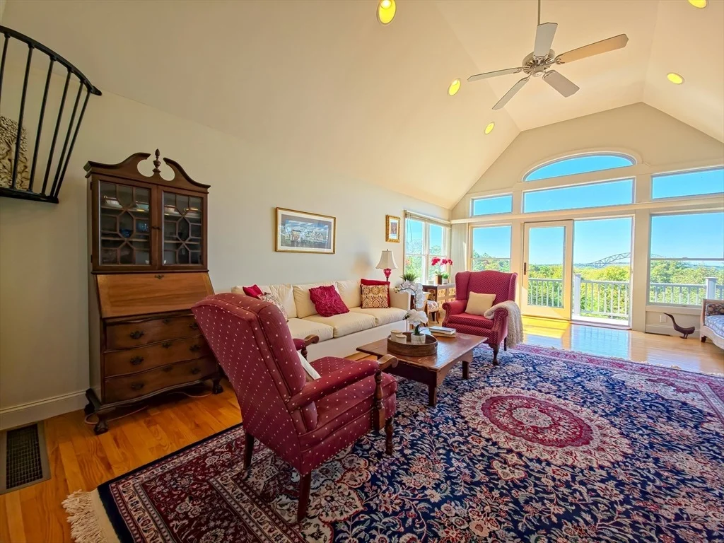 Photo of 4 Mainstay Ln