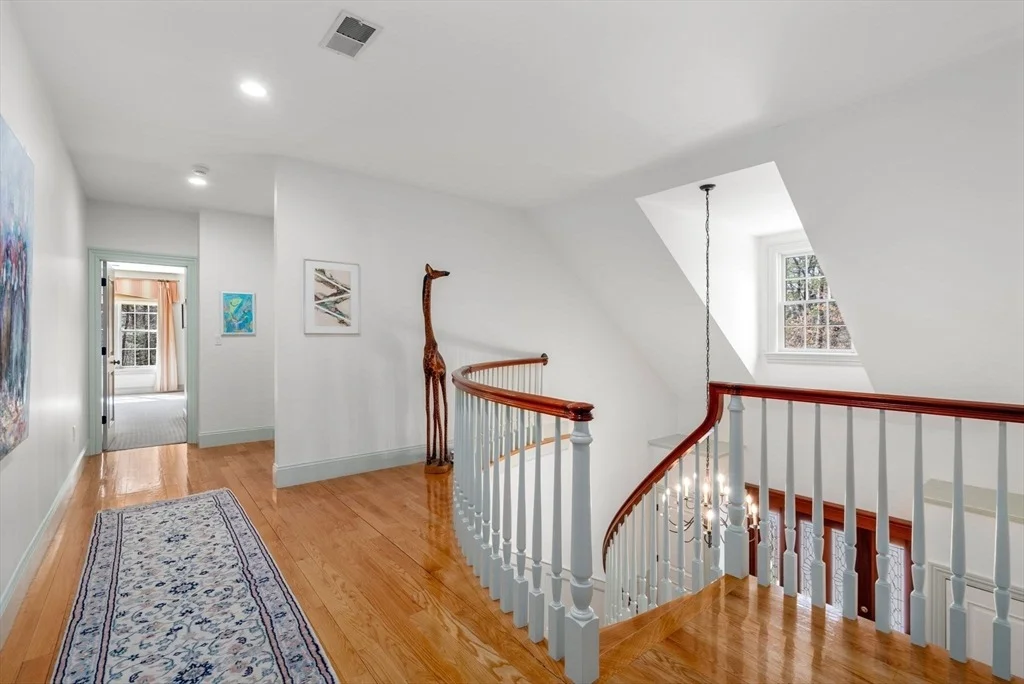 Photo of 80 Loring Road