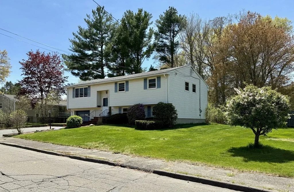 Photo of 4 Fernandez Circle