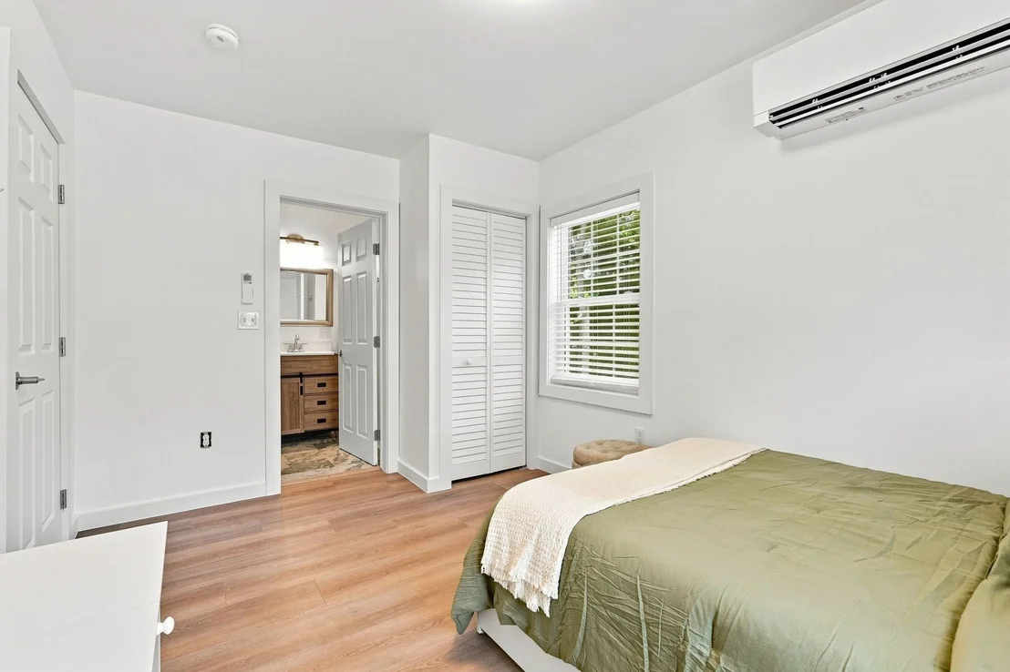 Photo of 204 River Dr