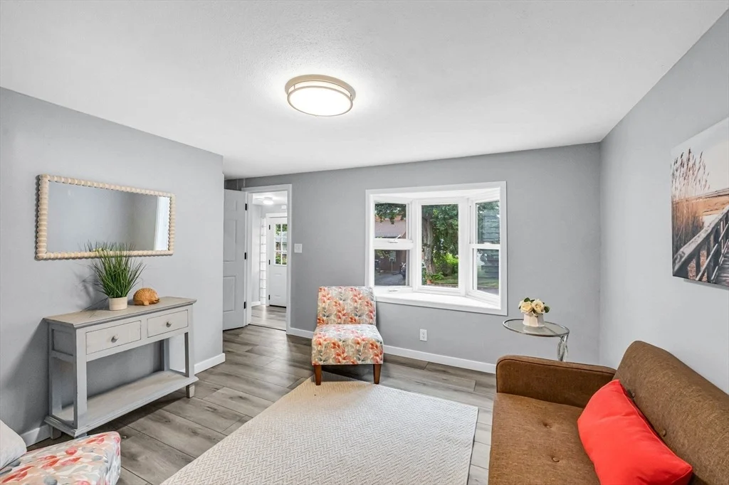 Photo of 83 Rolf Ave