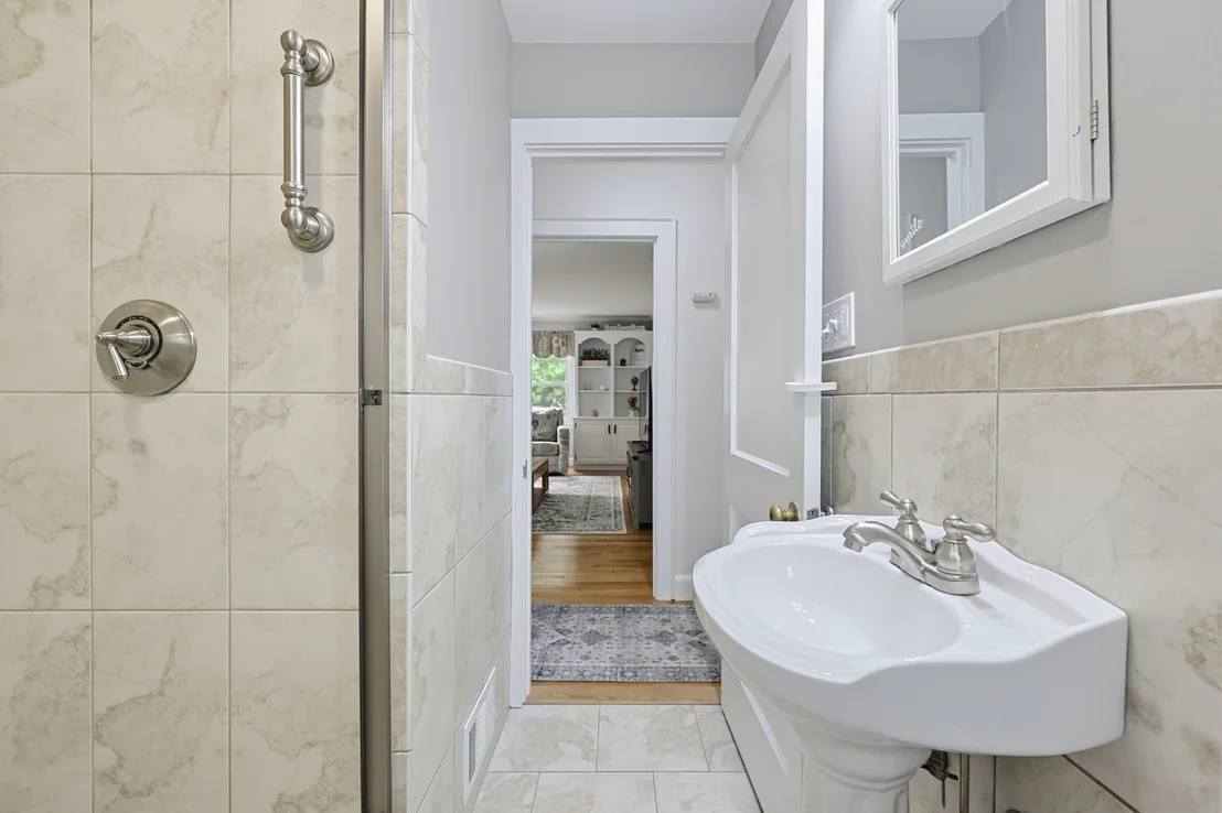 Photo of 24 Oak St