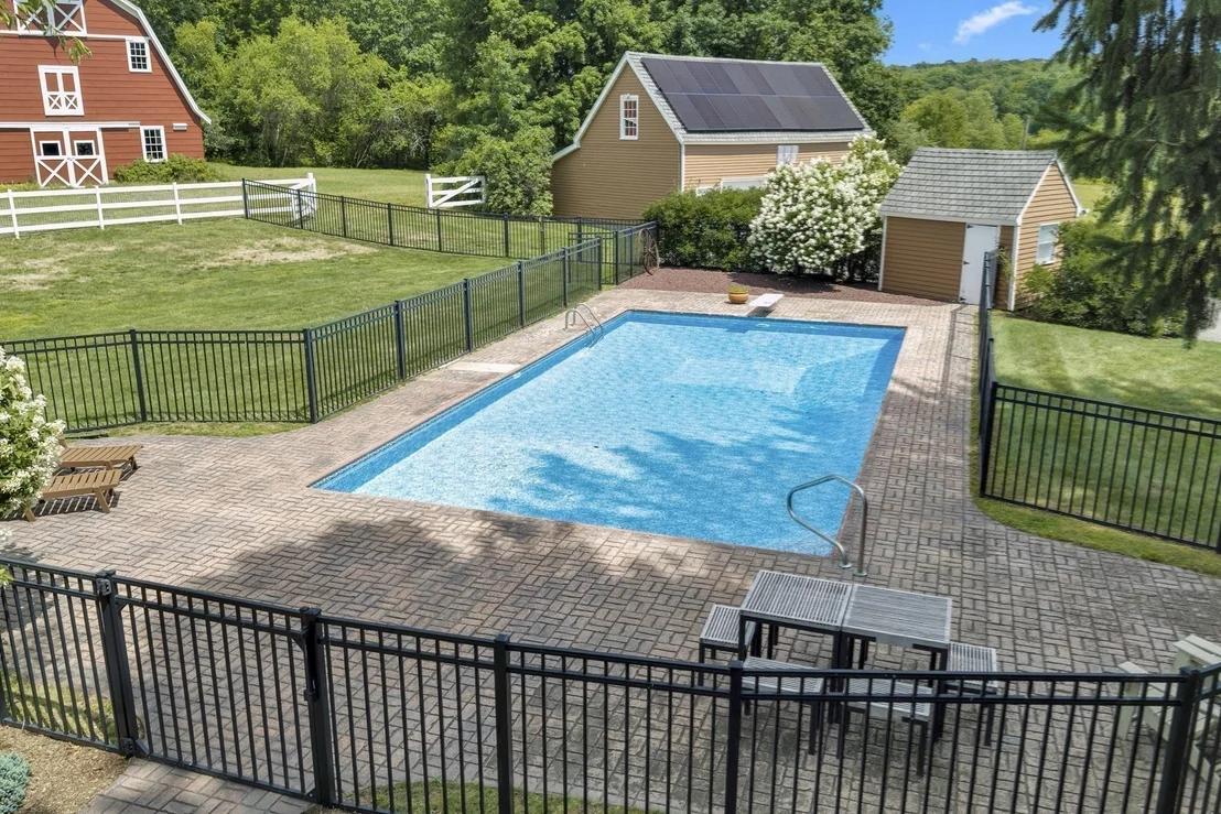 Photo of 304 Warren Rd