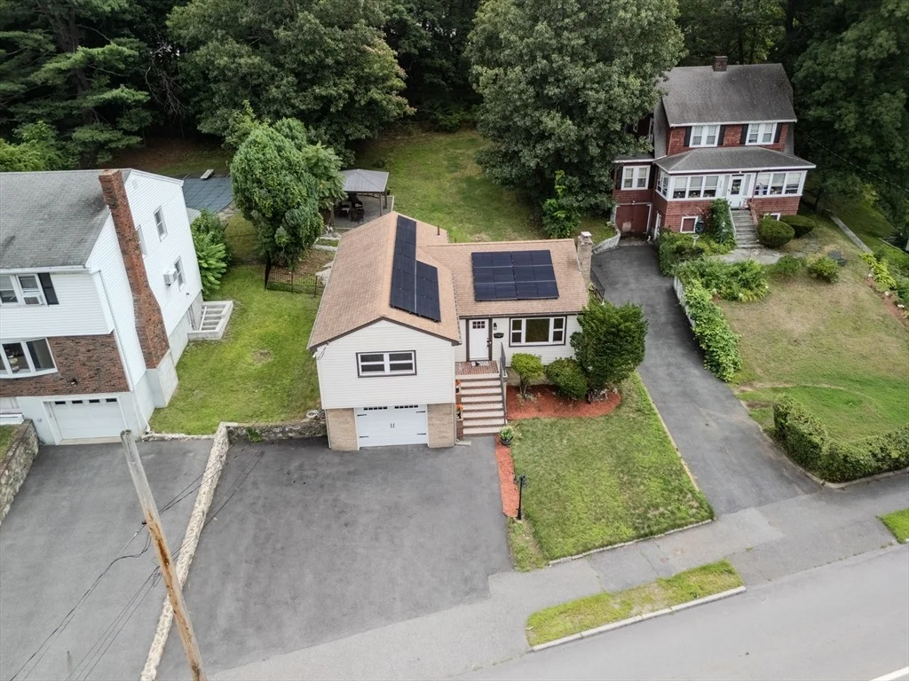 Photo of 566 Main St