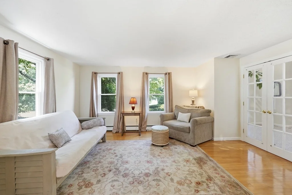 Photo of 41 Lamplighter Dr