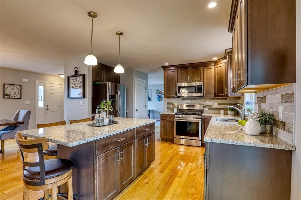 Photo of 44 Gedney Dr