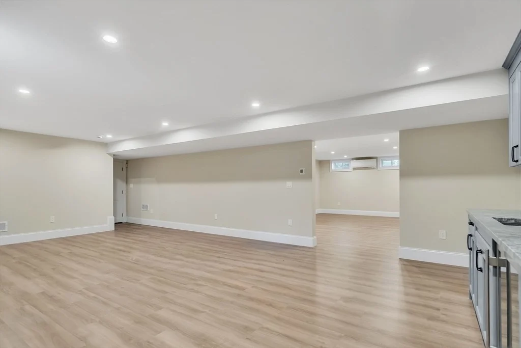 Photo of 18 Heritage Dr