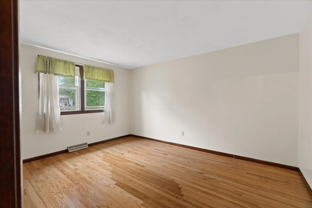 Photo of 17 Brewster Dr