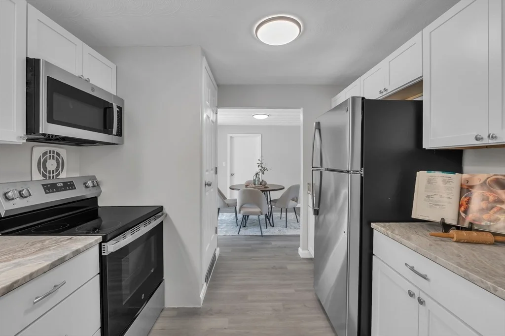 Photo of 33 Ruthellen Rd