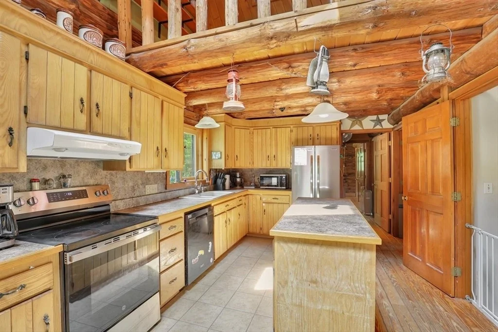 Photo of 41 Woronoco Rd