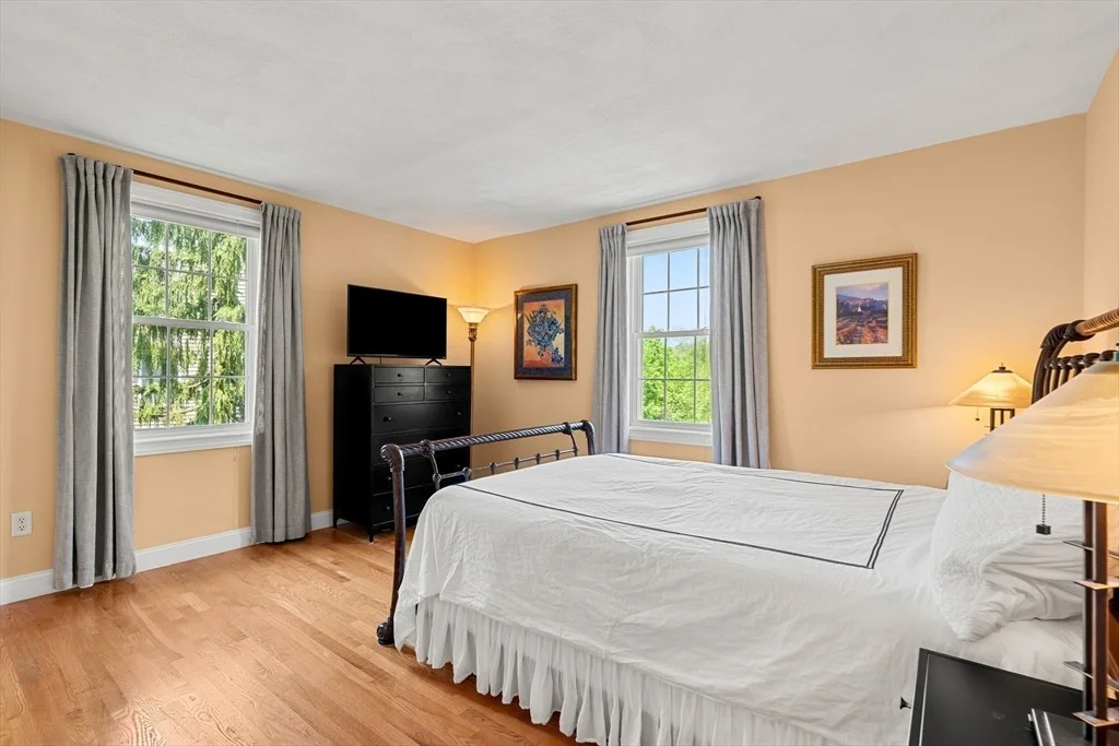 Photo of 10 Yankee Way