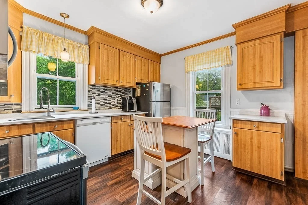 Photo of 85 Emmett Avenue
