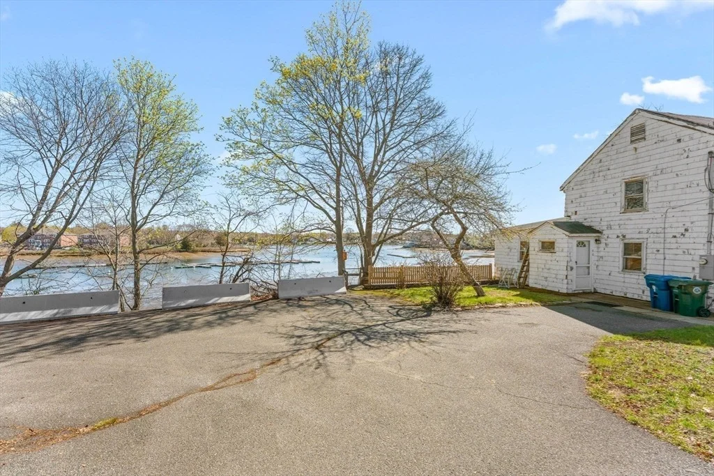 Photo of 90 Water St