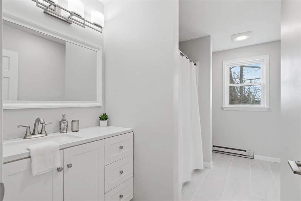 Photo of 40 Lake View Dr