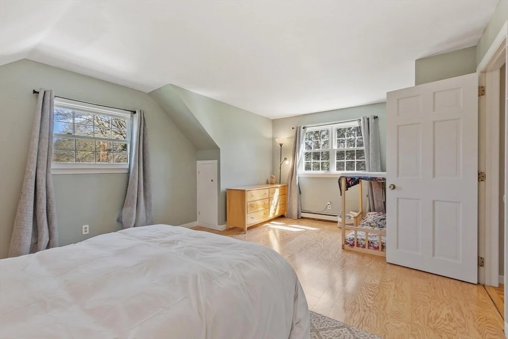 Photo of 40 Ivy Dr