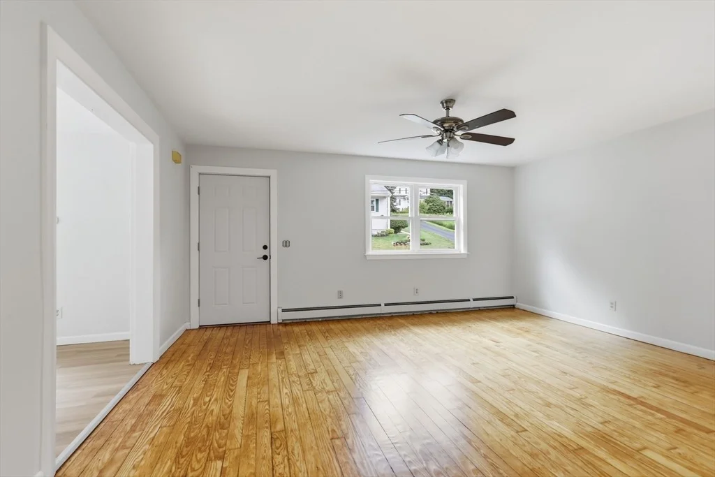 Photo of 1007 Boston Rd