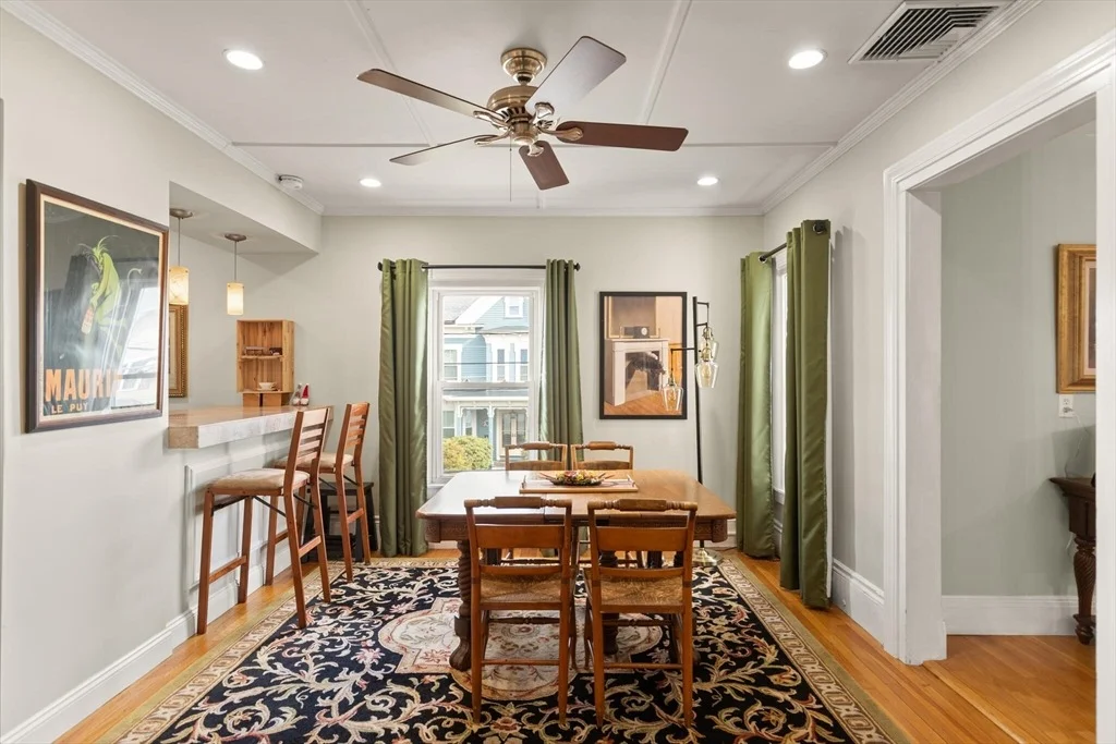 Photo of Unit 3 at 2 Pine St