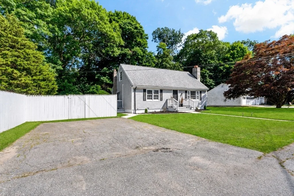 Photo of 80 Briggs Ln