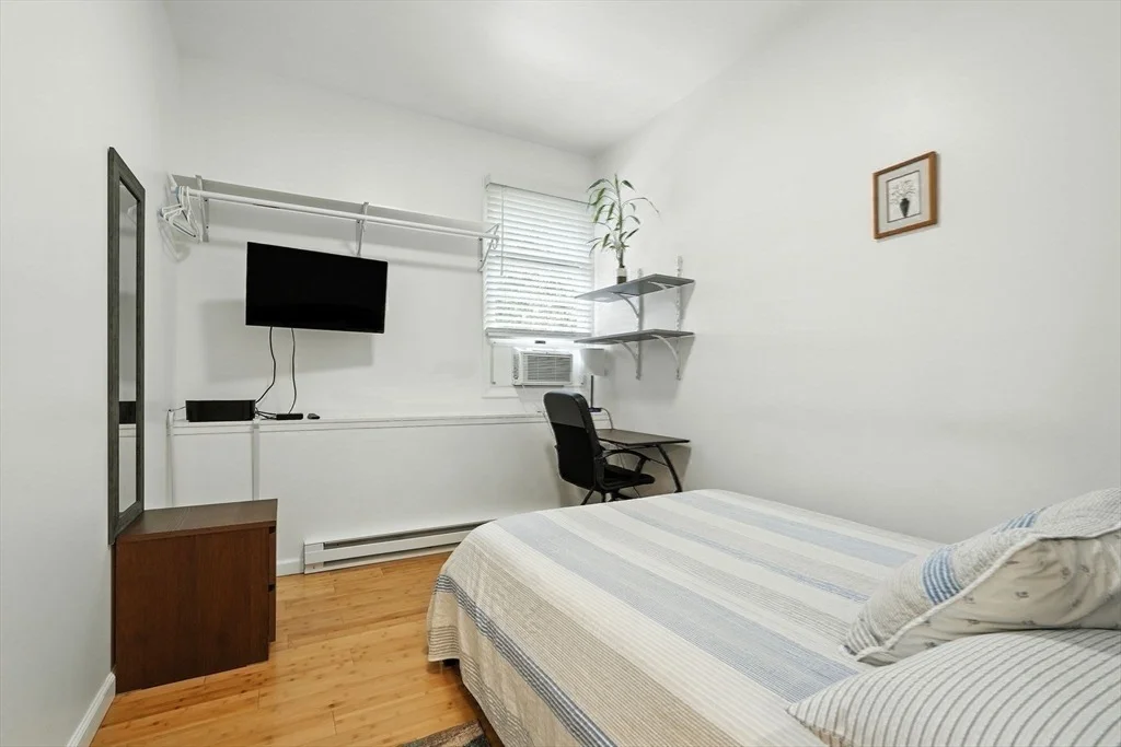Photo of 178 W Pomeroy Lane