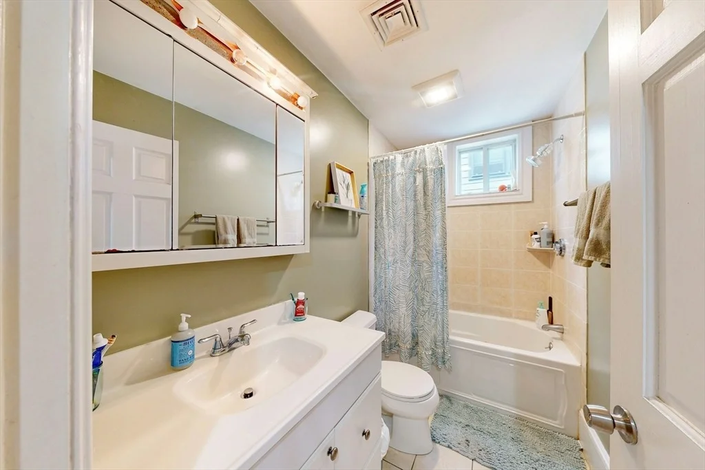 Photo of Unit A2 at 561 Broadway