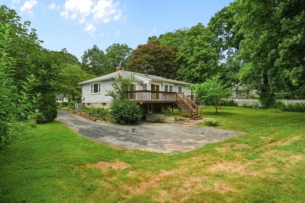 Photo of 200 Edgewater Drive