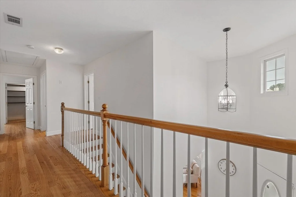 Photo of 8 Cardinal Cir