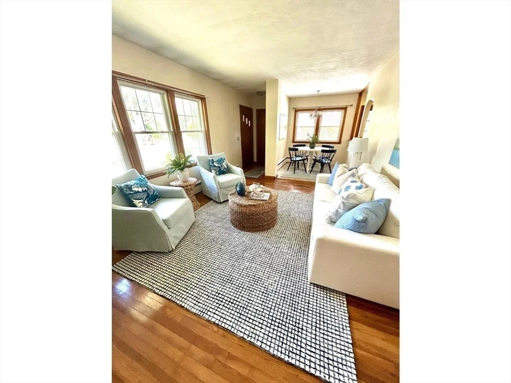 Photo of 18 Hunt Way