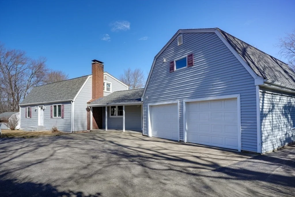 Photo of 8 Crestview Dr