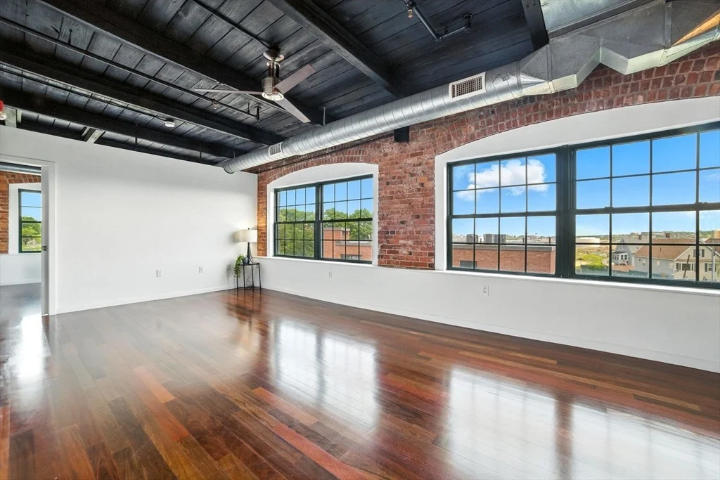Photo of Unit 406 at 210 Broadway