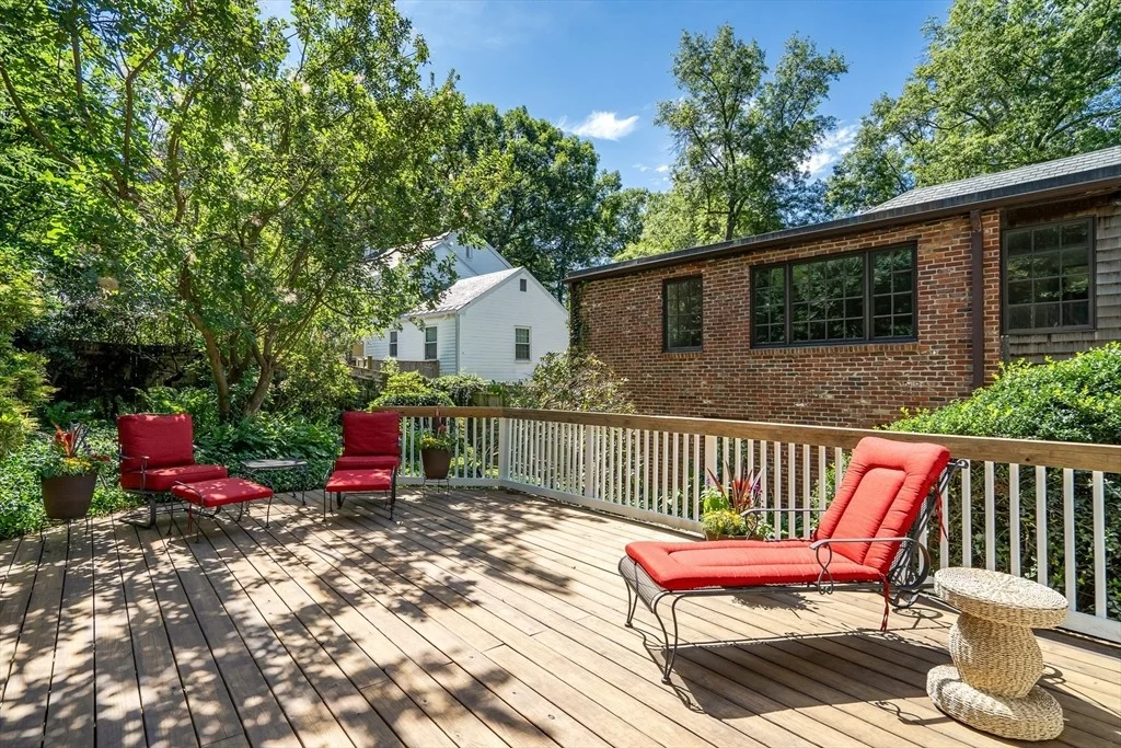 Photo of 72 Beverly Rd